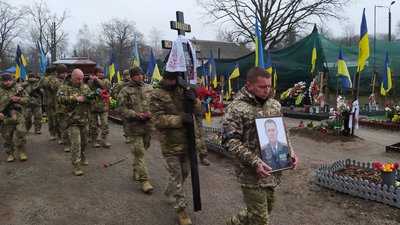 У Кропивницькому попрощались з пілотом-штурмовиком, підполковником Олександром Жибровим У Кропивницькому попрощались з пілотом-штурмовиком, підполковником Олександром Жибровим