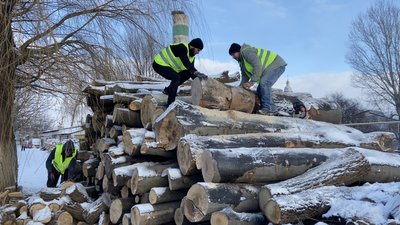 Волонтери з усієї країни ремонтують частину приміщення Магальського будинку-інтернату на Буковині Волонтери з усієї країни ремонтують частину приміщення Магальського будинку-інтернату на Буковині