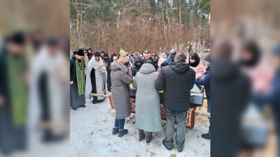 На Чернігівщині попрощалися з двома бійцями, які загинули на Донеччині На Чернігівщині попрощалися з двома бійцями, які загинули на Донеччині