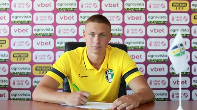 Футбольні клуби з Кіровоградщини підписали п’ятьох новачків Футбольні клуби з Кіровоградщини підписали п’ятьох новачків