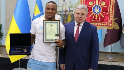 Звання та пістолет. Міноборони привітало Беленюка з перемогою на Олімпіаді
