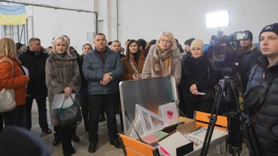 "Школа в коробці": на Тернопільщині учні отримали допомогу "Школа в коробці": на Тернопільщині учні отримали допомогу
