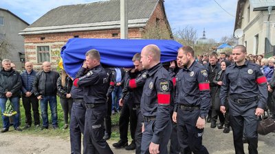 У громадах на Тернопільщині поховали трьох бійців роти "Тернопіль" У громадах на Тернопільщині поховали трьох бійців роти "Тернопіль"
