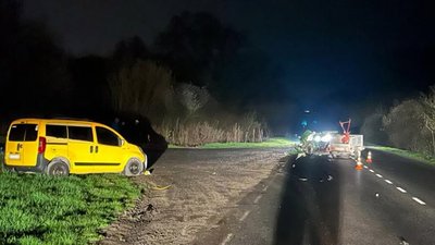 Місце ДТП, де зіткнулись два автомобілі