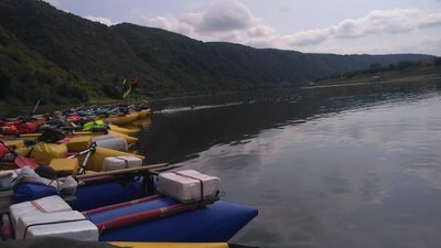 На Дністрі очікують нової хвилі послаблення карантину. Готують каяки та катамарани