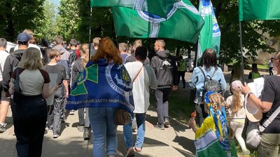 Врятувати героїв: у Черкасах родини полонених захисників "Азовсталі" провели акцію Врятувати героїв: у Черкасах родини полонених захисників "Азовсталі" провели акцію