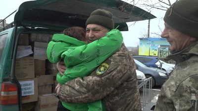 "Найважчий напрямок": громада на Одещині щотижня передає допомогу бійцям, які воюють під Бахмутом