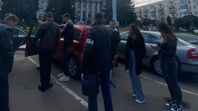 Фіктивний шлюб із жінкою з інвалідністю: на Житомирщині СБУ викрила чергову схему виїзду ухилянтів за кордон