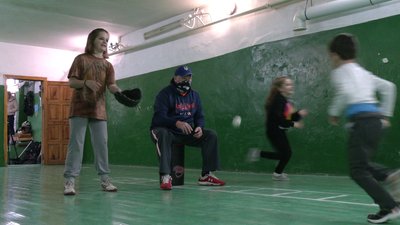 Триразовий переможець всесвітньої серії з бейсболу Вейн Гардовськи тренує юних софтболістів з Рівного Триразовий переможець всесвітньої серії з бейсболу Вейн Гардовськи тренує юних софтболістів з Рівного