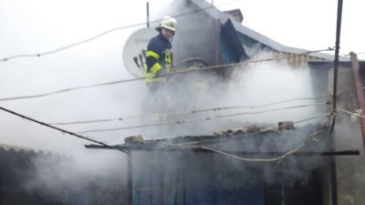 За добу на Херсонщині шість разів гасили пожежі в приватних будинках