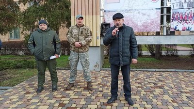 У Новомиргороді вимагають витратити премії працівників міськради на медицину