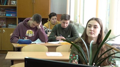Єдина школа міста з очним навчанням: в Черкаській школі №29 за парти повернулися всі класи Єдина школа міста з очним навчанням: в Черкаській школі №29 за парти повернулися всі класи