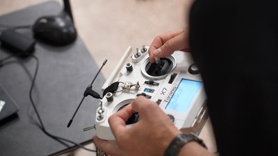 Drone force: у Запоріжжі стартував проєкт Міноборони з навчання операторів БпЛА Drone force: у Запоріжжі стартував проєкт Міноборони з навчання операторів БпЛА