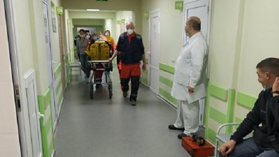Народився у сорочці: у Полтаві з шиї дитини дістали шматок арматури Народився у сорочці: у Полтаві з шиї дитини дістали шматок арматури