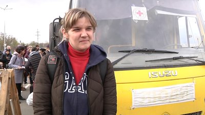 До Запоріжжя прибули автобуси з мешканцями Маріуполя До Запоріжжя прибули автобуси з мешканцями Маріуполя