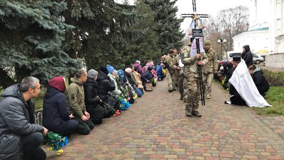 У Полтаві прощаються із загиблим на війні Олегом Приходьком У Полтаві прощаються із загиблим на війні Олегом Приходьком
