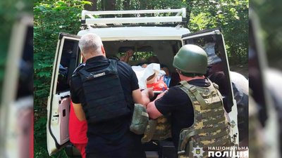 Евакуація пораненого чоловіка з прикордоння Чернігівщини