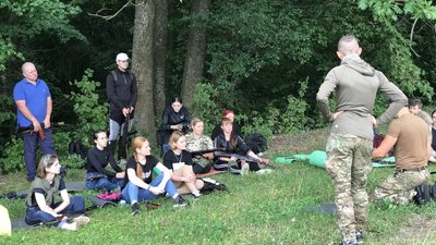 "Такі знання рятують життя": жителів Полтавщини навчають стрілецькій справі "Такі знання рятують життя": жителів Полтавщини навчають стрілецькій справі