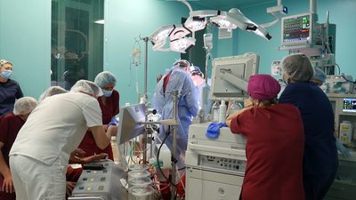 У Львові медики обласної лікарні вперше провели трансплантацію серця та нирки