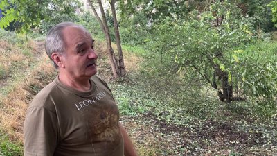 "Влучило прямо в дах нашого будинку. Також вибиті вікна, пошкоджені автівки". Херсонці про обстріли армії РФ