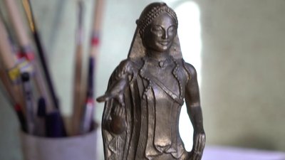 Фігурки тварин, людей, бюсти: скульптор з Херсонщини робить історичні реконструкції епохи бронзи
