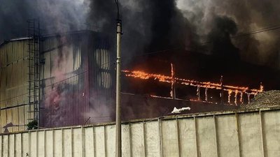 Пожежа на одному з підприємств Черкас, 29 липня 2023 року Пожежа на одному з підприємств Черкас, 29 липня 2023 року