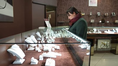 Чому зростають ціни на золото