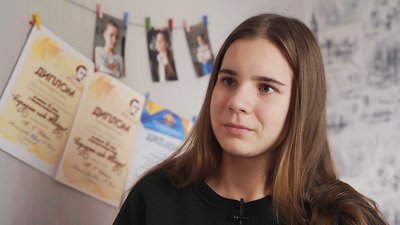 Дівчина знає про свою бабусю лише із розповідей тата Дівчина знає про свою бабусю лише із розповідей тата