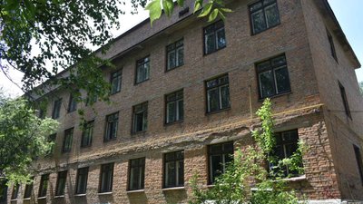 В Новограді-Волинському колишню будівлю Центру крові планують переобладнати під житло для переселенців