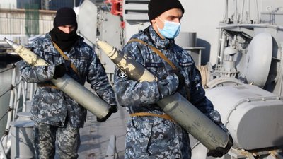 У Чорному морі на флотилії ВМС відпрацьовують заходи з підвищення бойової готовності У Чорному морі на флотилії ВМС відпрацьовують заходи з підвищення бойової готовності