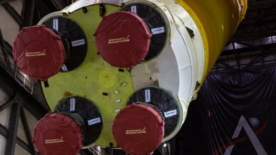 NASA показало свою суперракету для польоту на Місяць