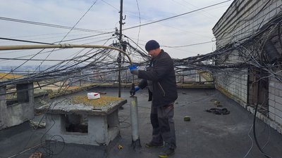 На Кіровоградщині почали відключати воду за борги. Як це відбувається технічно і що треба зробити, аби послугу відновили