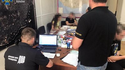 13 мільйонів за е-підручники: посадовців міськради Одеси підозрюють у привласненні бюджетних коштів 13 мільйонів за е-підручники: посадовців міськради Одеси підозрюють у привласненні бюджетних коштів
