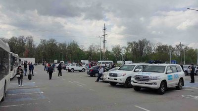 До Запоріжжя прибувають мешканці Маріуполя на власному транспорті