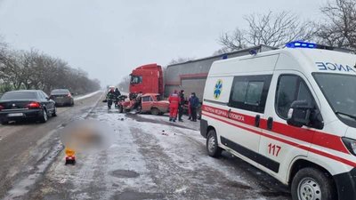 ДТП на трасі М-14 спричинила смерті двох людей ДТП на трасі М-14 спричинила смерті двох людей