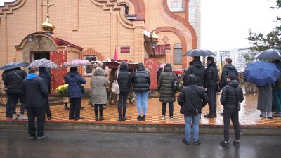 У Сумах поховали 23 річного військовослужбовці Андрія Захарова У Сумах поховали 23 річного військовослужбовці Андрія Захарова