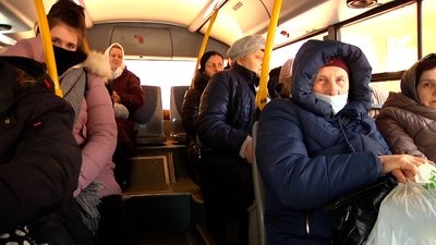 Близько сотні евакуйованих жителів із селища Бородянка Київської області провели ніч у Житомирі Близько сотні евакуйованих жителів із селища Бородянка Київської області провели ніч у Житомирі