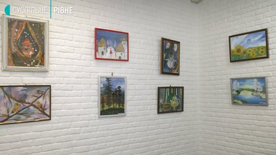 У рівненській галереї "Євро-арт" відкрили виставку юних художників У рівненській галереї "Євро-арт" відкрили виставку юних художників
