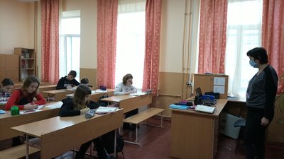 Школи Ужгорода на 2 дні переведуть на дистанційне навчання через погіршення погодних умов Школи Ужгорода на 2 дні переведуть на дистанційне навчання через погіршення погодних умов