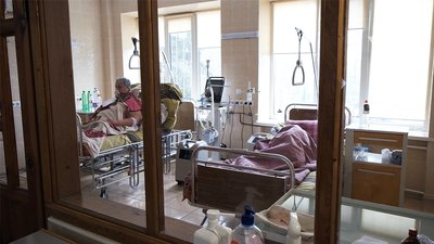 Розгорнули резервні ліжка: на Вінниччині лікарня на 72% заповнена хворими та з підозрою на COVID-19 Розгорнули резервні ліжка: на Вінниччині лікарня на 72% заповнена хворими та з підозрою на COVID-19