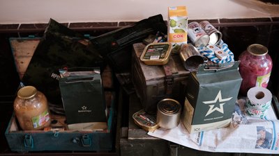 "Україна – Розп’яття. Епізоди": у Чернівцях відкрили виставку про російсько-українську війну "Україна – Розп’яття. Епізоди": у Чернівцях відкрили виставку про російсько-українську війну