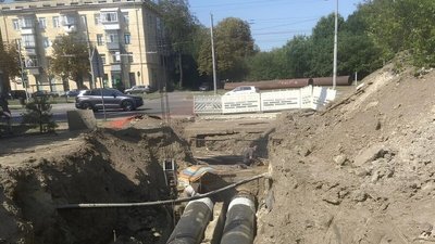Роботи із заміни магістральної теплової мережі на вул. Науковій.