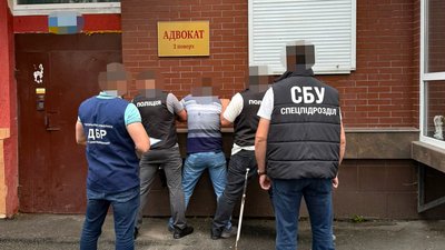 За версією слідства, чоловік є посадовцем податкової Хмельниччини