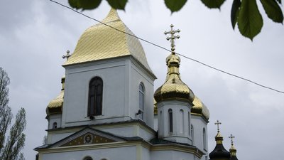 Ракета на кладовище в Одесі: що розповіли люди, які прийшли на могили рідних. ВІДЕО Ракета на кладовище в Одесі: що розповіли люди, які прийшли на могили рідних. ВІДЕО