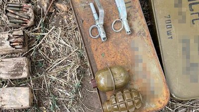 У Херсоні СБУ виявила тайник зі зброєю