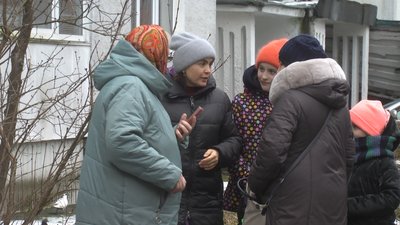Мешканці багатоповерхівки скаржаться на зачинене укриття поблизу їхнього будинку. Мешканці багатоповерхівки скаржаться на зачинене укриття поблизу їхнього будинку.