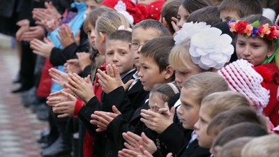 Чи відбудуться випускні вечори й коли завершиться навчання у школах Києва. Відповідає Кличко