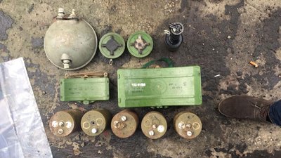 У Чернігові затримали чоловіка, що займався переробкою зброї в гаражі У Чернігові затримали чоловіка, що займався переробкою зброї в гаражі