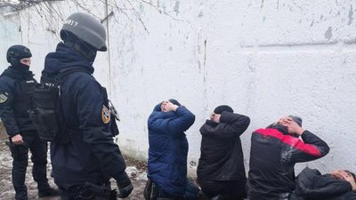 Хмельницького психолога підозрюють у збуті метадону