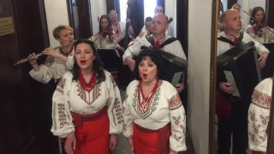 У Черкасах відкрили пам’ятну дошку авторові пісні "Степом, степом" Анатолієві Пашкевичу У Черкасах відкрили пам’ятну дошку авторові пісні "Степом, степом" Анатолієві Пашкевичу